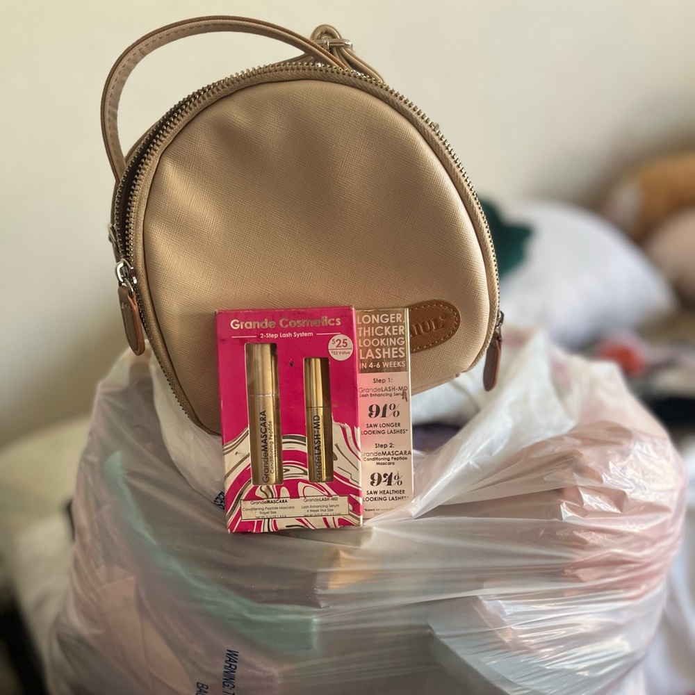 Mystery 4-5 clothing bag with mommy gift 💞